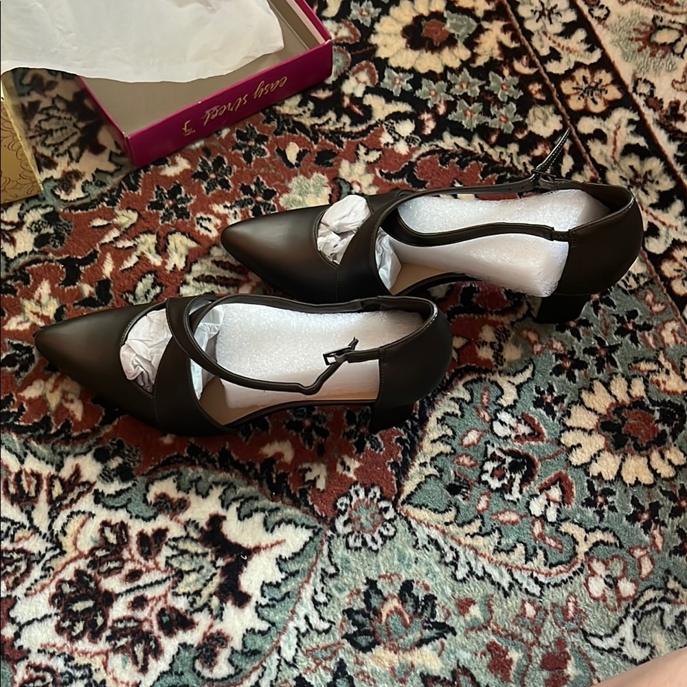 NWT Elegant Pewter Heels
